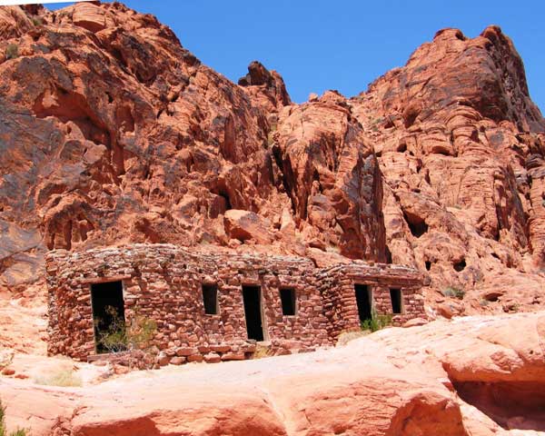 A prehistoric homeless shelter in Southern Nevada's Valley of Fire.